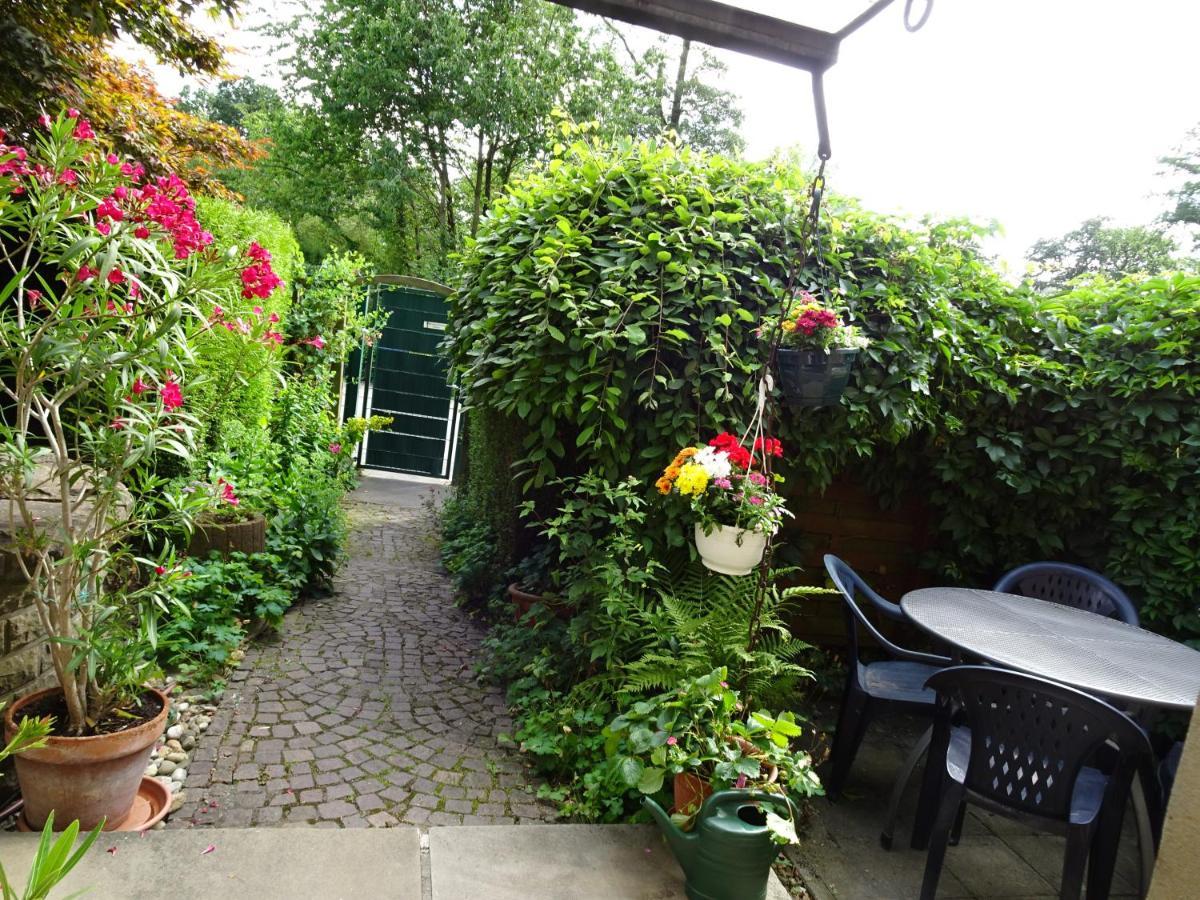 Ferienwohnung Im Gruenen Mit Balkon ヘルデッケ エクステリア 写真