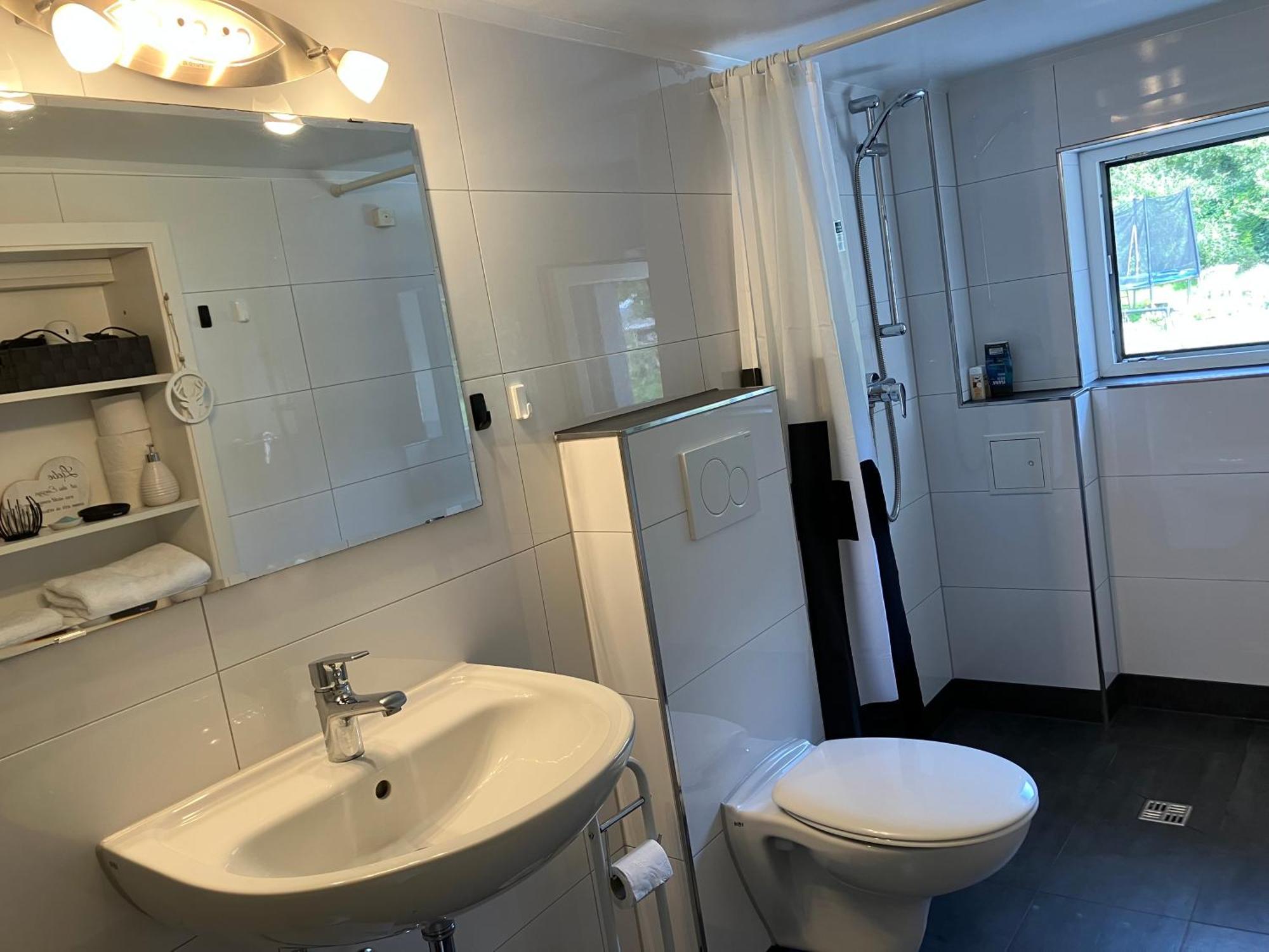 Ferienwohnung Im Gruenen Mit Balkon ヘルデッケ エクステリア 写真